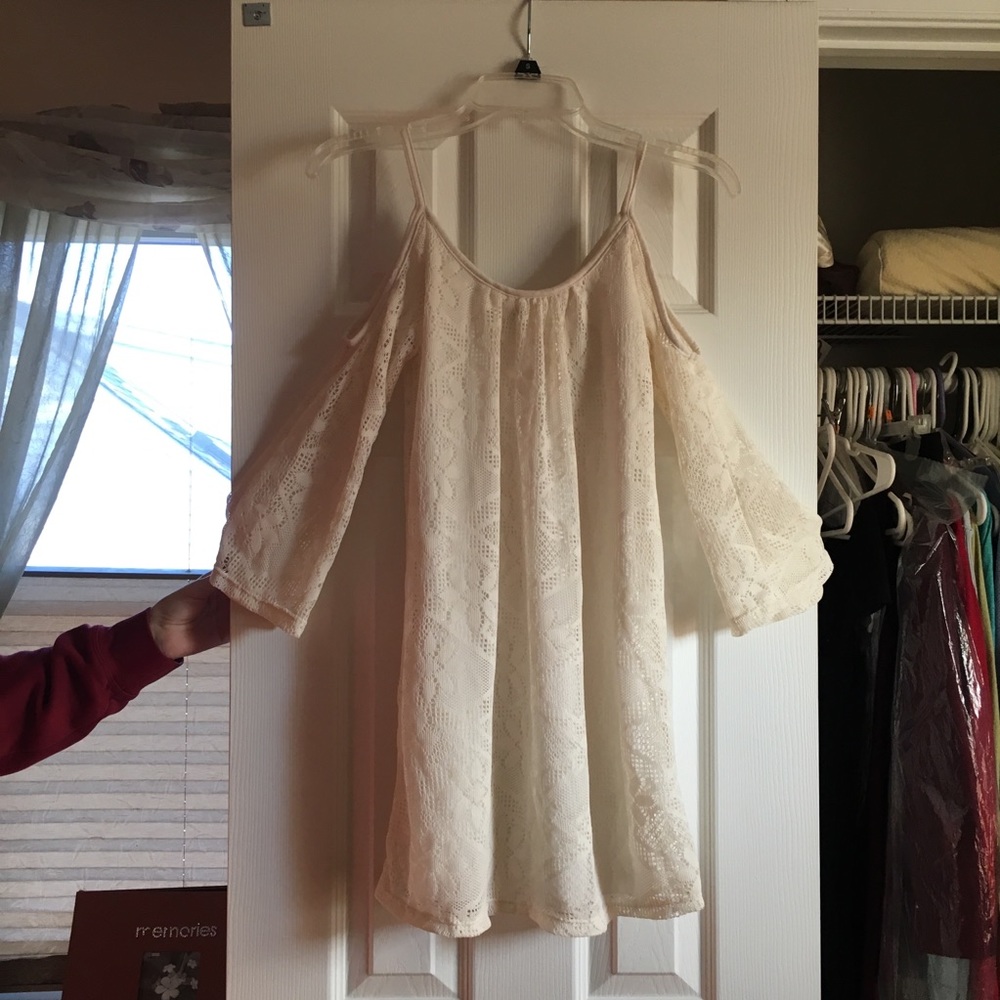 Off White Lace Cold Shoulder Shift Dress